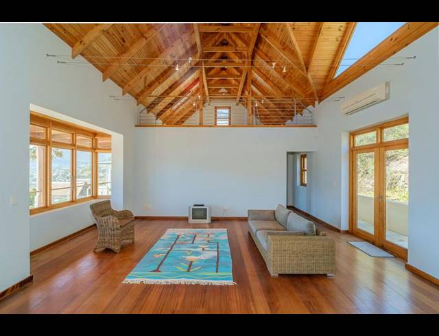 4 BEDROOM HOUSE FOR SALE IN HANGING MEADOWS